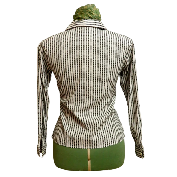 Vintage 50s/60s White and  Black woman  shirt , size S/M - Image 4