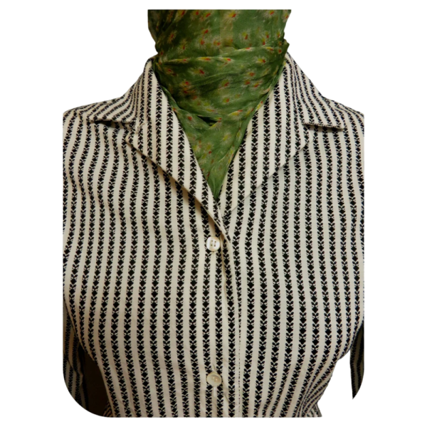 Vintage 50s/60s White and  Black woman  shirt , size S/M - Image 5