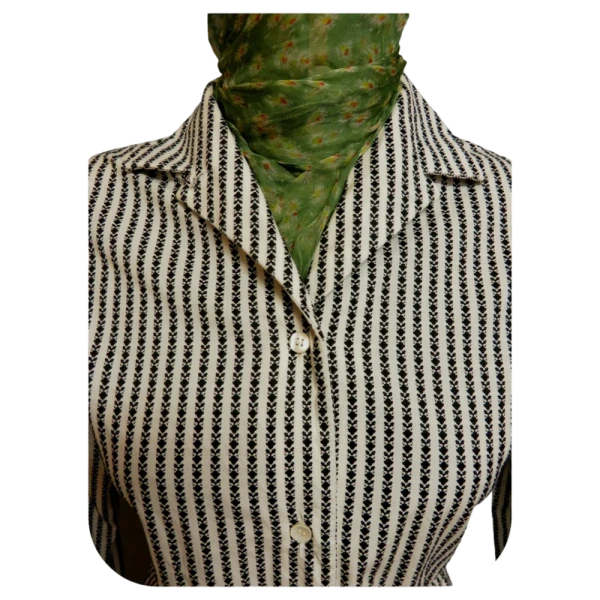 Vintage 50s/60s White and  Black woman  shirt , size S/M - Image 5
