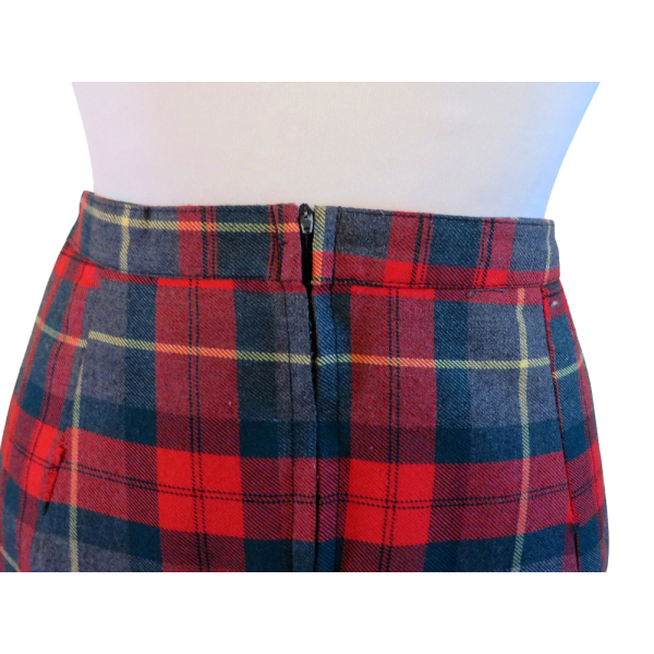 Red and green Tartan skirt size M - Image 3