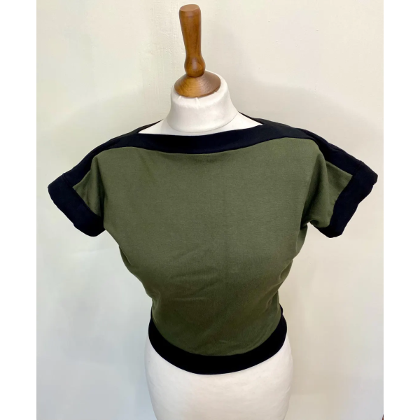 Green and Black Woman polo  size M - Image 2