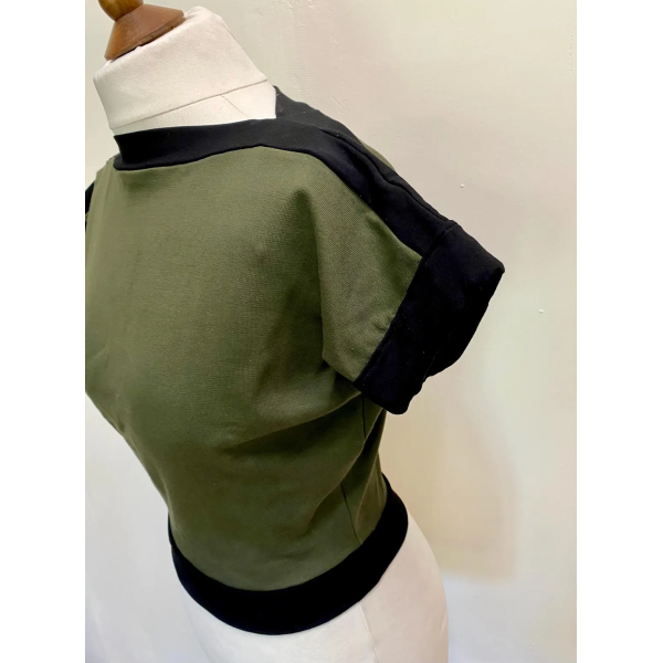 Green and Black Woman polo  size M - Image 5