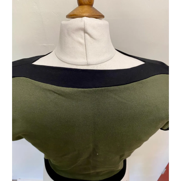 Green and Black Woman polo  size M - Image 9